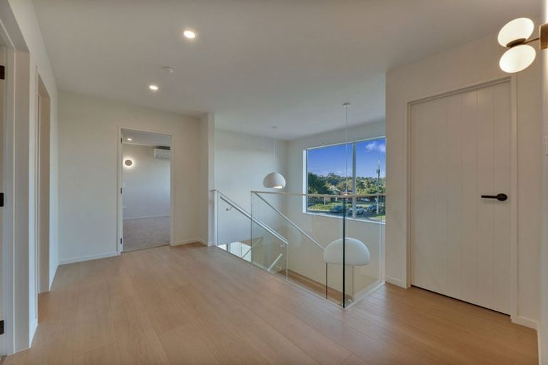 Photo of property in 318 Swanson Road, Henderson, Auckland, 0610