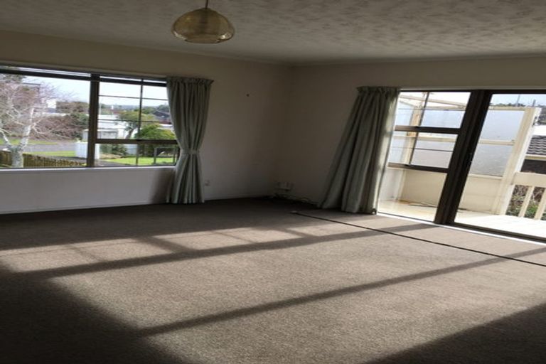 Photo of property in 1/5 Pupuke Road, Takapuna, Auckland, 0622