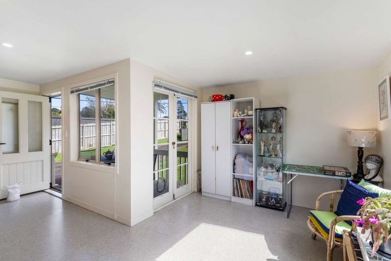 Photo of property in 1/349 Glenfield Road, Glenfield, Auckland, 0629