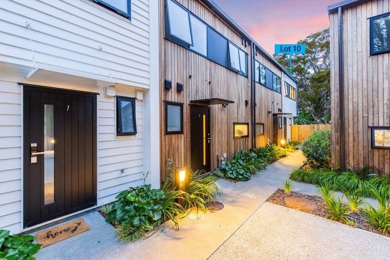 Photo of property in 10/63 Hillcrest Avenue, Hillcrest, Auckland, 0627