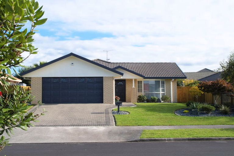 Photo of property in 1/1 Ambleside Drive, Northpark, Auckland, 2013