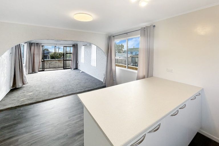 Photo of property in 7a Clayburn Road, Glen Eden, Auckland, 0602