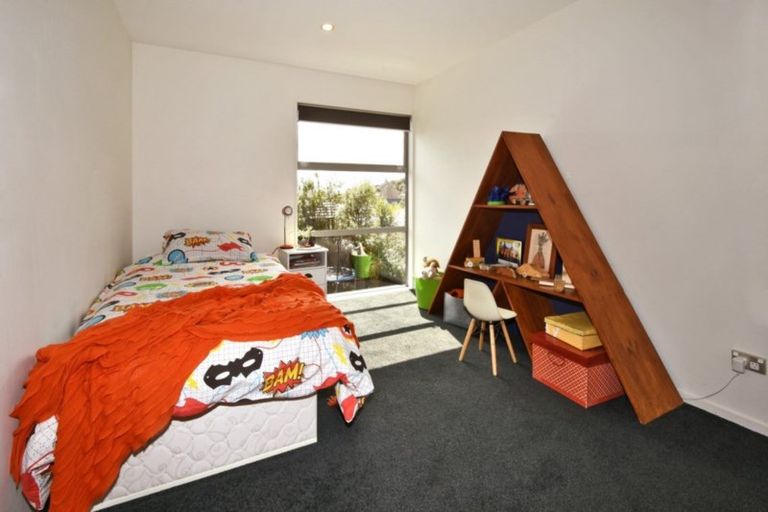 Photo of property in 3 Maurice Knowles Lane, Cashmere, Christchurch, 8022