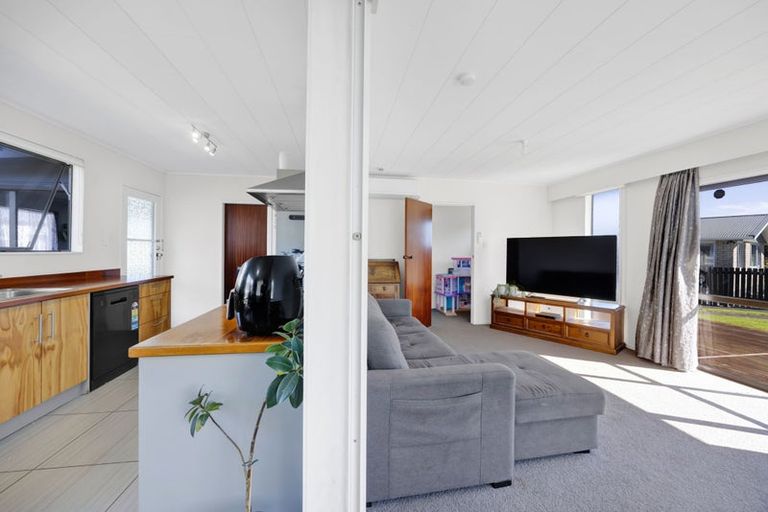 Photo of property in 15 Wilson Road, Opunake, 4616