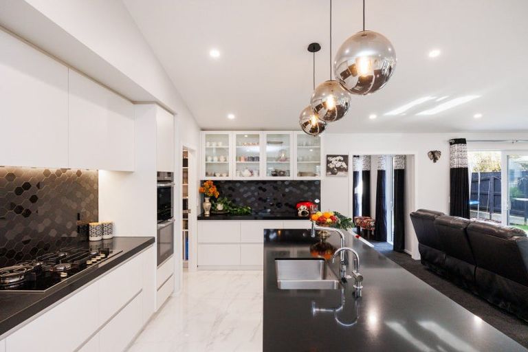 Photo of property in 9 Ivy Lane, Kelvin Grove, Palmerston North, 4414