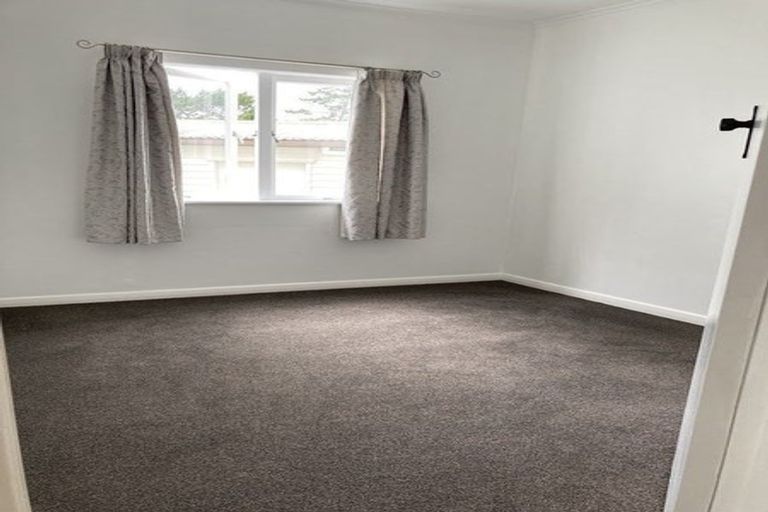 Photo of property in 18 Kent Terrace, Riverhead, 0820