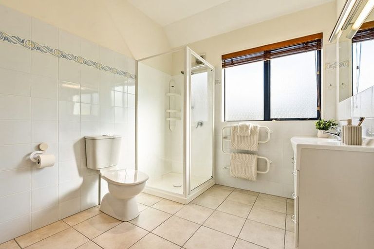 Photo of property in 58 Friend Street, Karori, Wellington, 6012