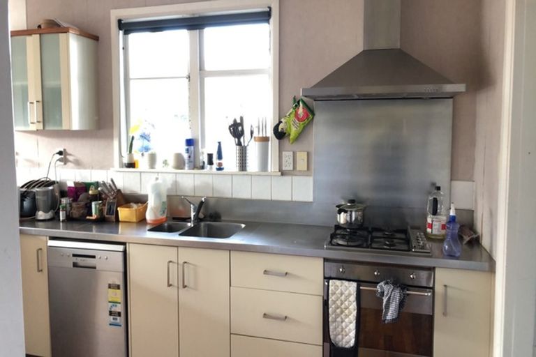 Photo of property in 12 Conway Place, Terrace End, Palmerston North, 4410