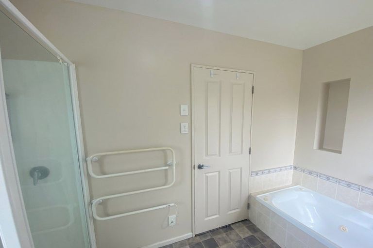 Photo of property in 33 Dufek Crescent, Wigram, Christchurch, 8042