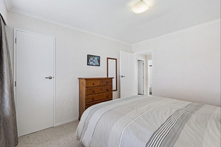 Photo of property in 6 Humphries Place, Awapuni, Palmerston North, 4412
