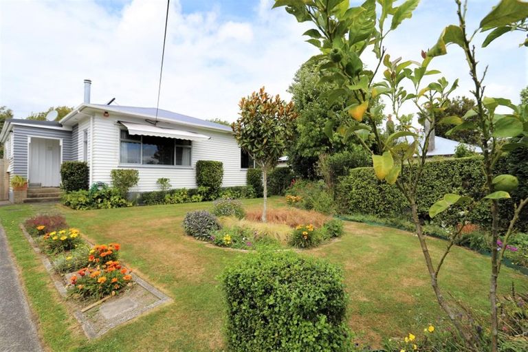 Photo of property in 14 Stanners Street, Eltham, 4322