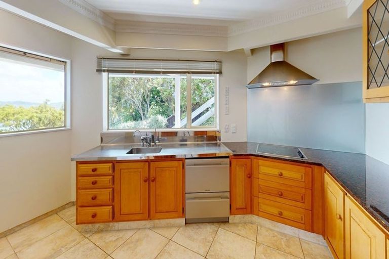 Photo of property in 62a Palliser Road, Roseneath, Wellington, 6011