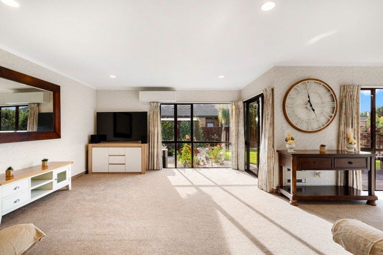 Photo of property in 1 Hyatt Grove, Greenmeadows, Napier, 4112