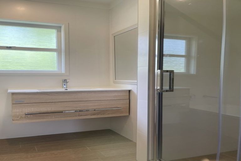 Photo of property in 52 Newhaven Terrace, Mairangi Bay, Auckland, 0630