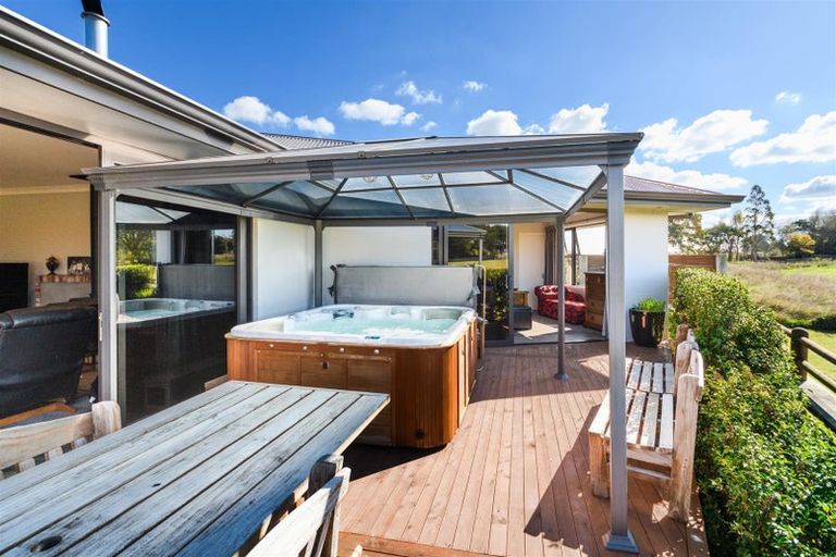 Photo of property in 10 Hanalin Drive, Marton, 4710