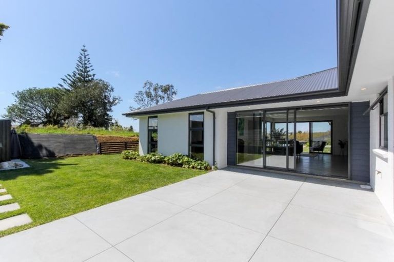 Photo of property in 2 Western Rise, Hurworth, New Plymouth, 4310