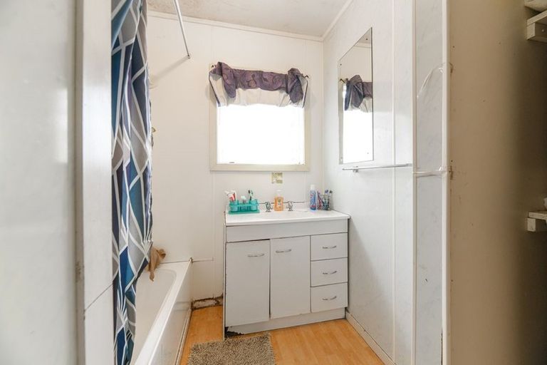 Photo of property in 12 Serrano Place, Clover Park, Auckland, 2023