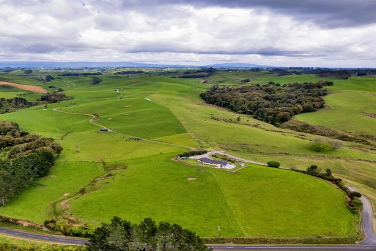 Photo of property in 19 Roddy Road, Everett Park, New Plymouth, 4373
