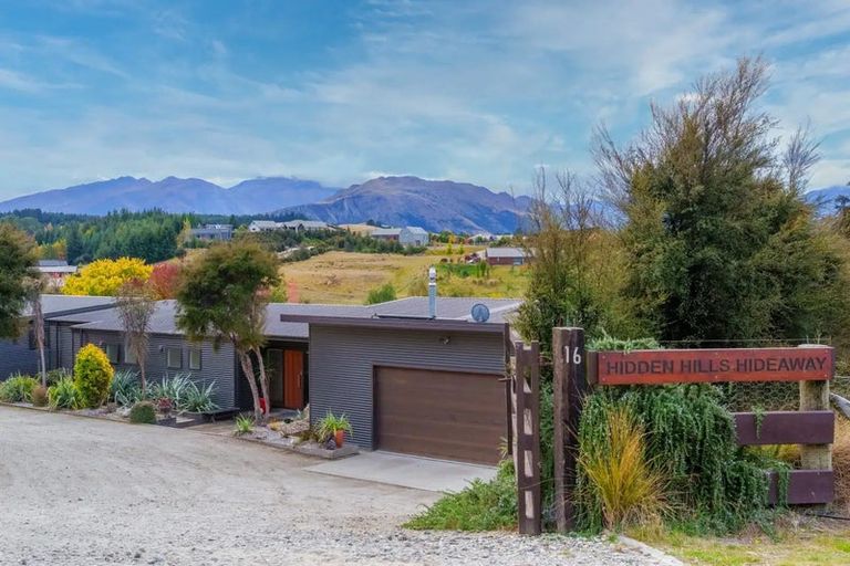 Photo of property in 16 Hidden Hills Drive, Wanaka, 9305