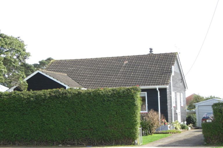 Photo of property in 20 High Street West, Waitara, 4320