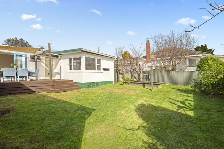 Photo of property in 16 Short Street, Papakura, 2110