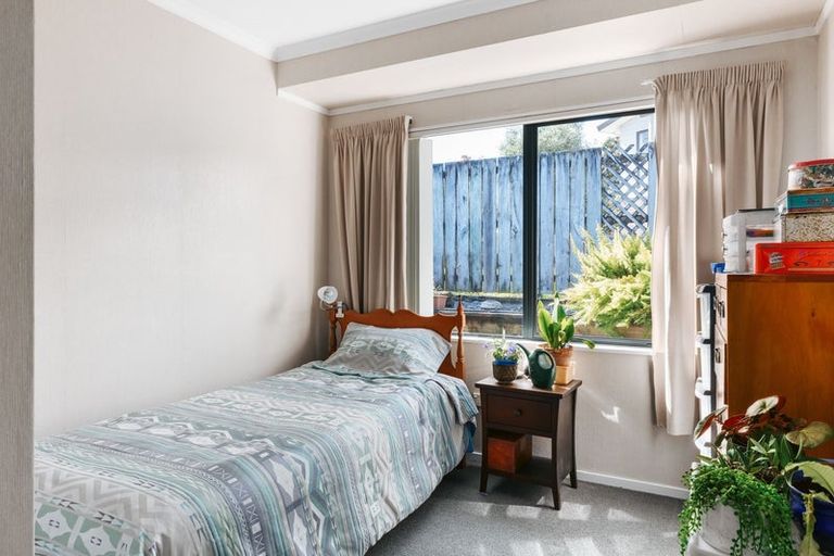 Photo of property in 16 Margaret Drive, Omokoroa, 3114