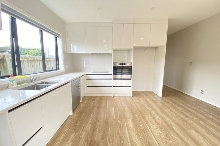 Photo of property in 5 Tawa Road, Te Atatu Peninsula, Auckland, 0610