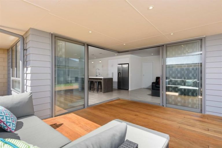 Photo of property in 84 Palm Springs Boulevard, Papamoa Beach, Papamoa, 3118