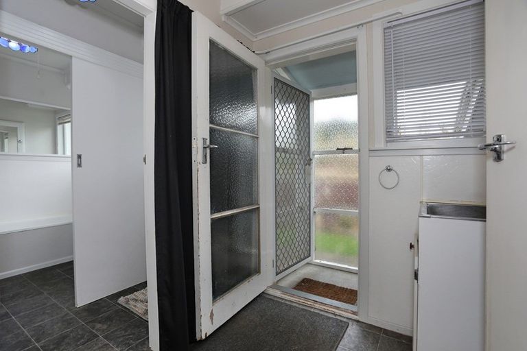 Photo of property in 14 Ongo Road, Hunterville, 4730