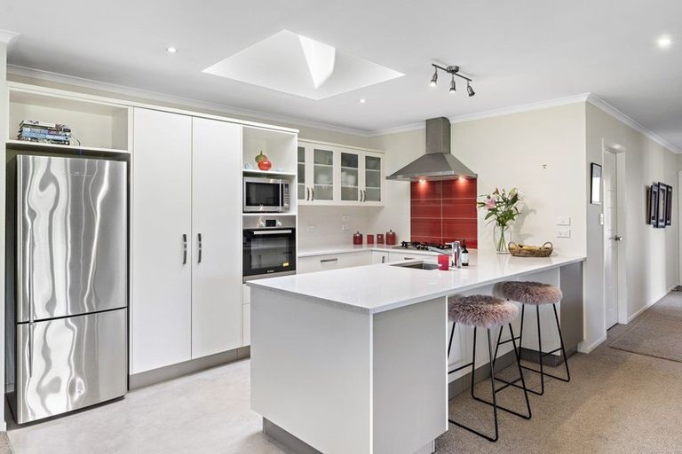 Photo of property in 8 Camellia Lane, Carterton, 5713