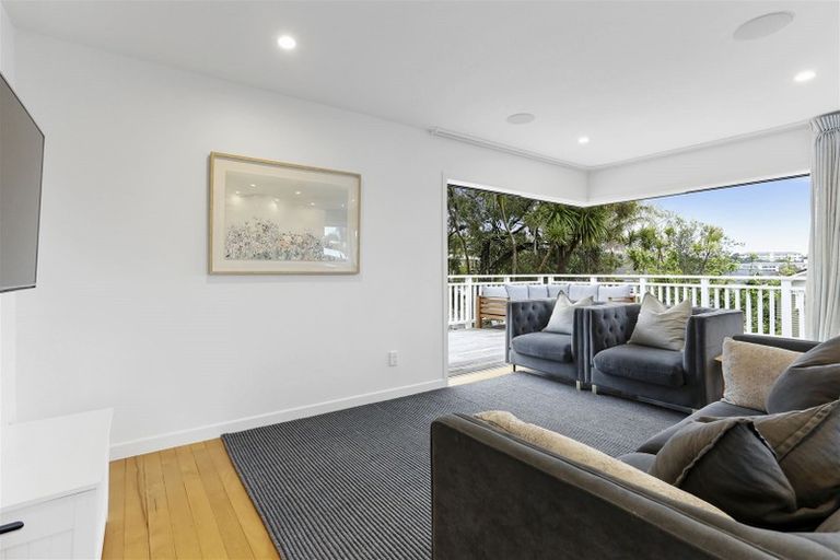 Photo of property in 5 Arahia Street, Northcote, Auckland, 0627
