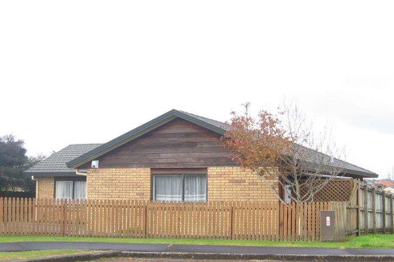Photo of property in 32 Davington Way, Burswood, Auckland, 2013