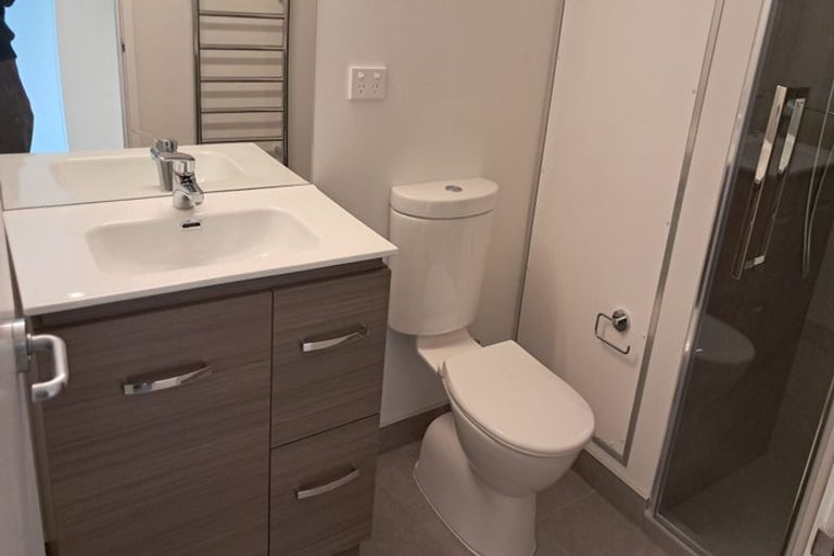 Photo of property in 2e/30 Westward Ho, Glen Eden, Auckland, 0602