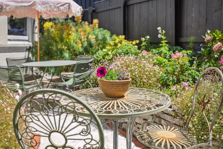 Photo of property in 11a Stowe Hill, Thorndon, Wellington, 6011