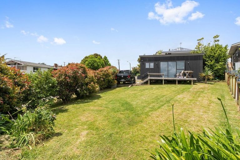 Photo of property in 1 John Dee Crescent, Red Beach, 0932