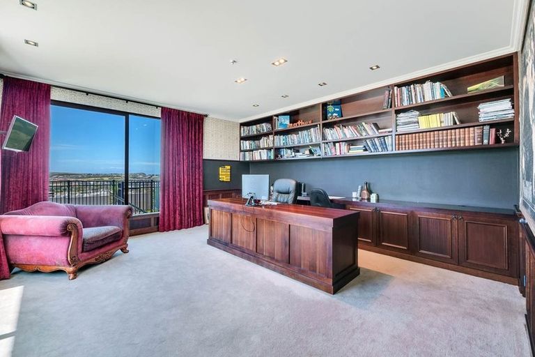 Photo of property in 28 Balboa Drive, Matakatia, Whangaparaoa, 0930