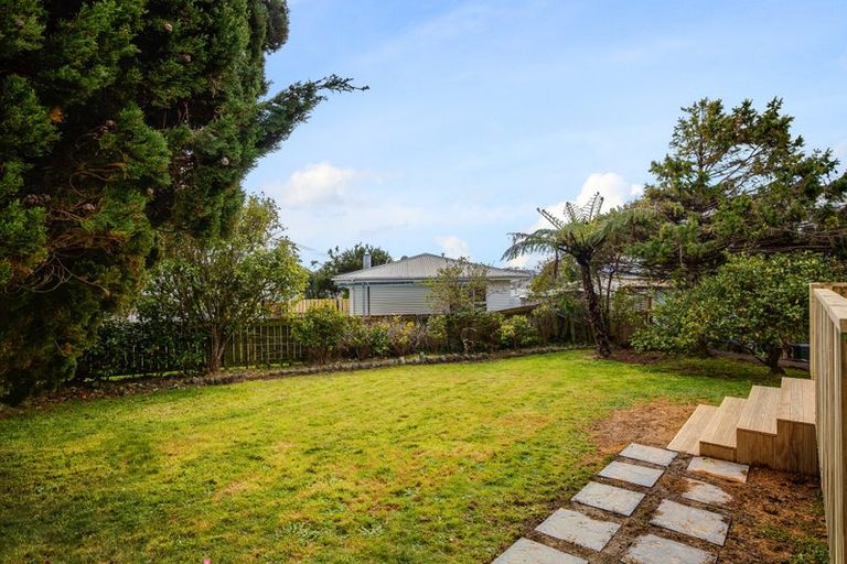 Photo of property in 43 Leicester Street, Cannons Creek, Porirua, 5024