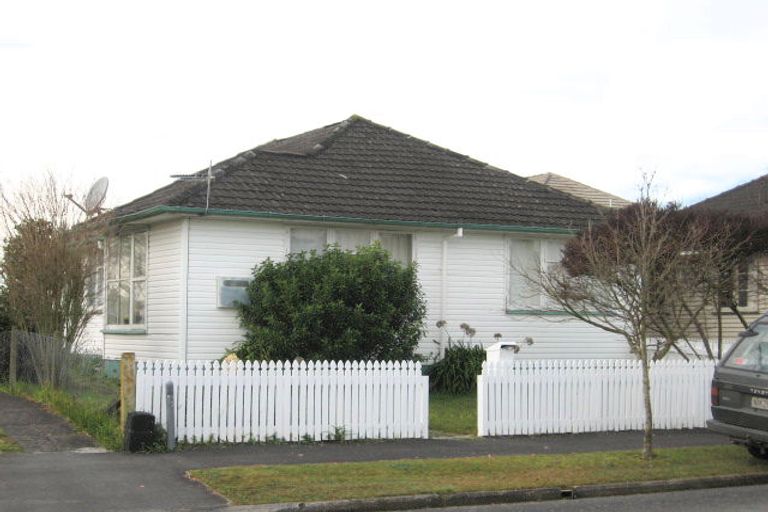 Photo of property in 55 Ross Crescent, Fairfield, Hamilton, 3214
