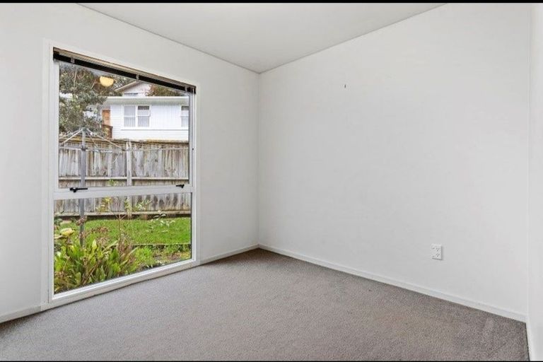 Photo of property in 2/79 Mountbatten Avenue, Hillcrest, Auckland, 0627