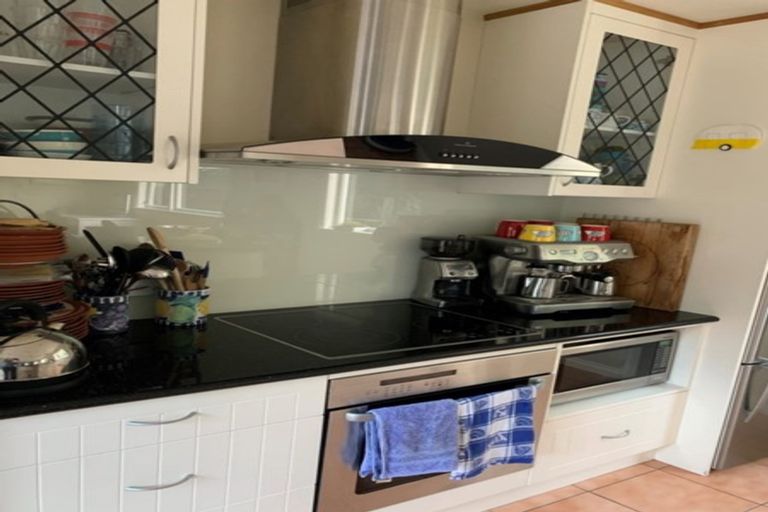 Photo of property in 6 Miro Street, Eastbourne, Lower Hutt, 5013