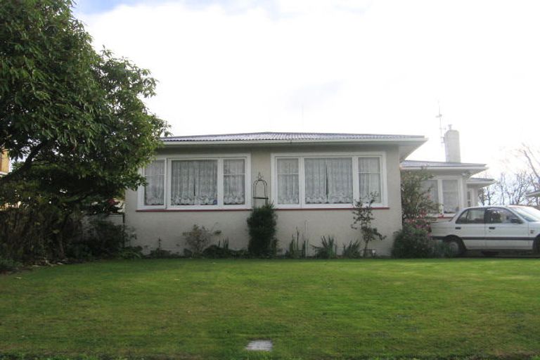 Photo of property in 27 Pembroke Street, Highbury, Palmerston North, 4412