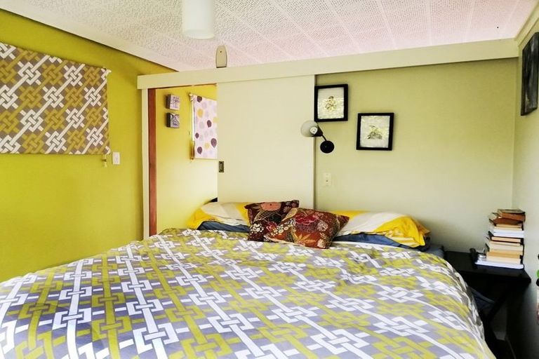 Photo of property in 1 Paramu Avenue, Birkdale, Auckland, 0626