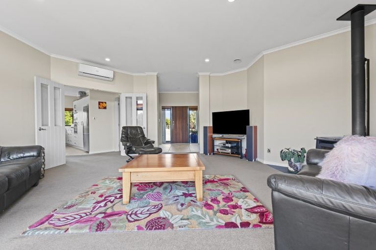 Photo of property in 79 Polson Hill Drive, Aokautere, Palmerston North, 4471