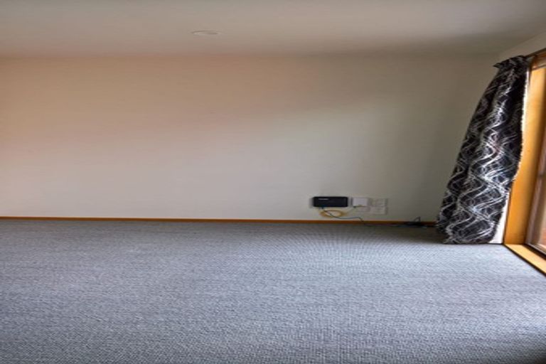 Photo of property in 2/40 Windermere Road, Papanui, Christchurch, 8053