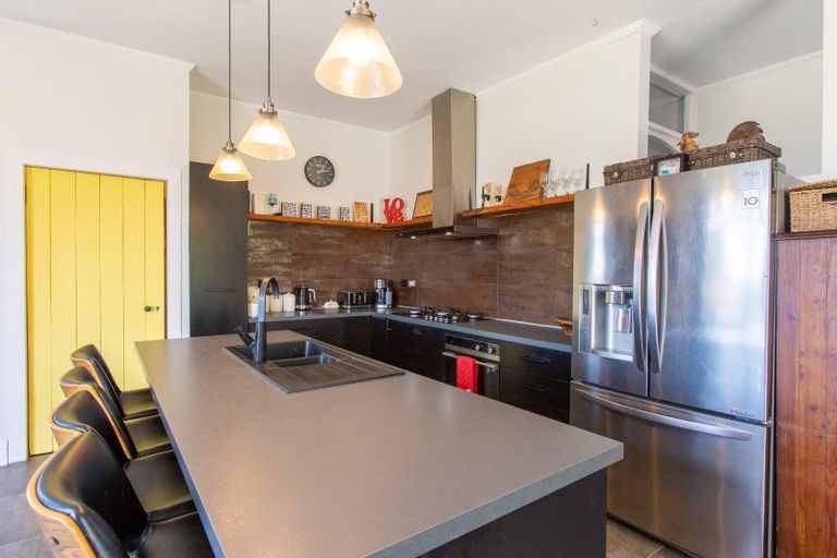 Photo of property in 133 Adelaide Road, Dannevirke, 4930