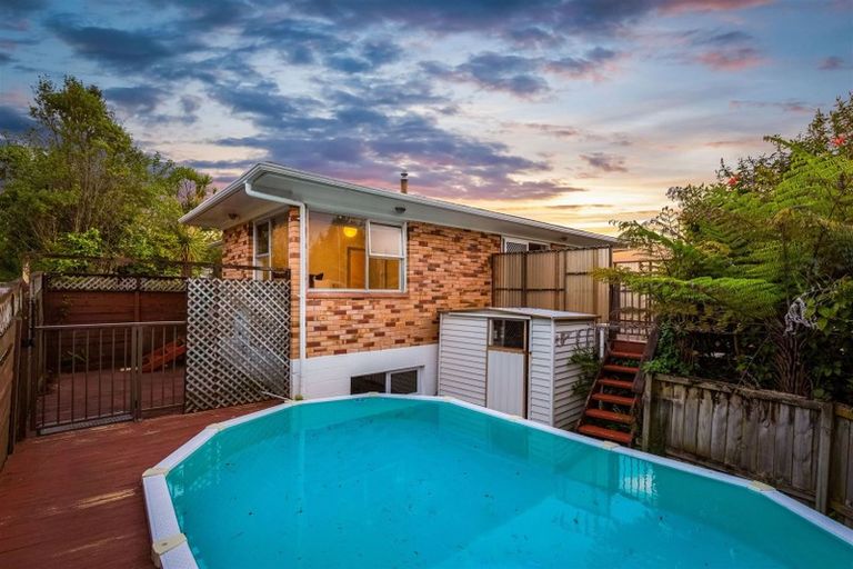 Photo of property in 57 Rehia Road, Massey, Auckland, 0614