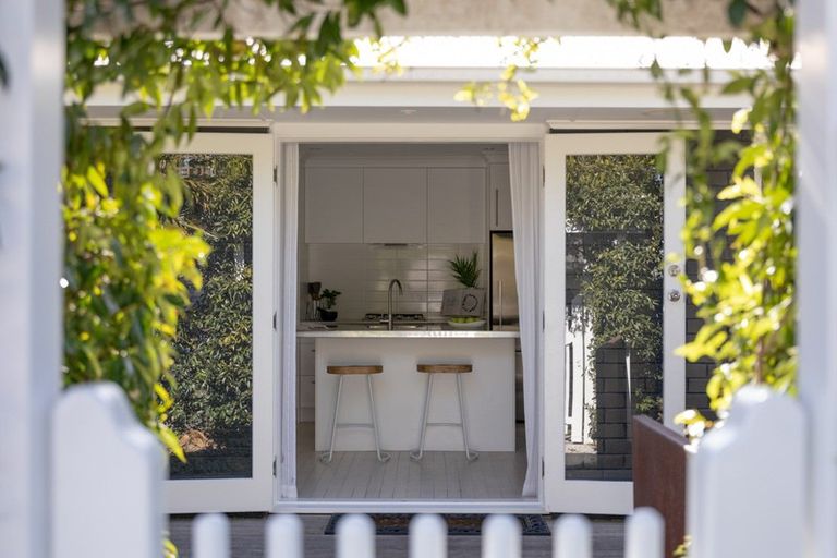 Photo of property in 5 Ngarata Avenue, Mount Maunganui, 3116