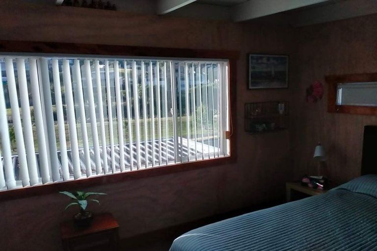 Photo of property in 120 Ferry Road, Arkles Bay, Whangaparaoa, 0932