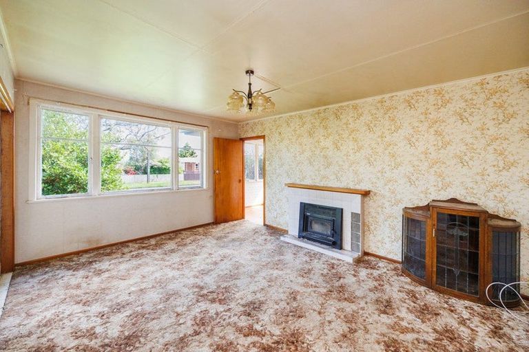 Photo of property in 15 Peters Avenue, Cloverlea, Palmerston North, 4412