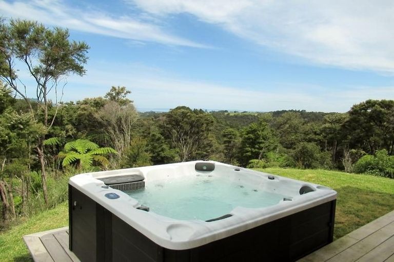 Photo of property in 840 Owhiwa Road, Parua Bay, Onerahi, 0192